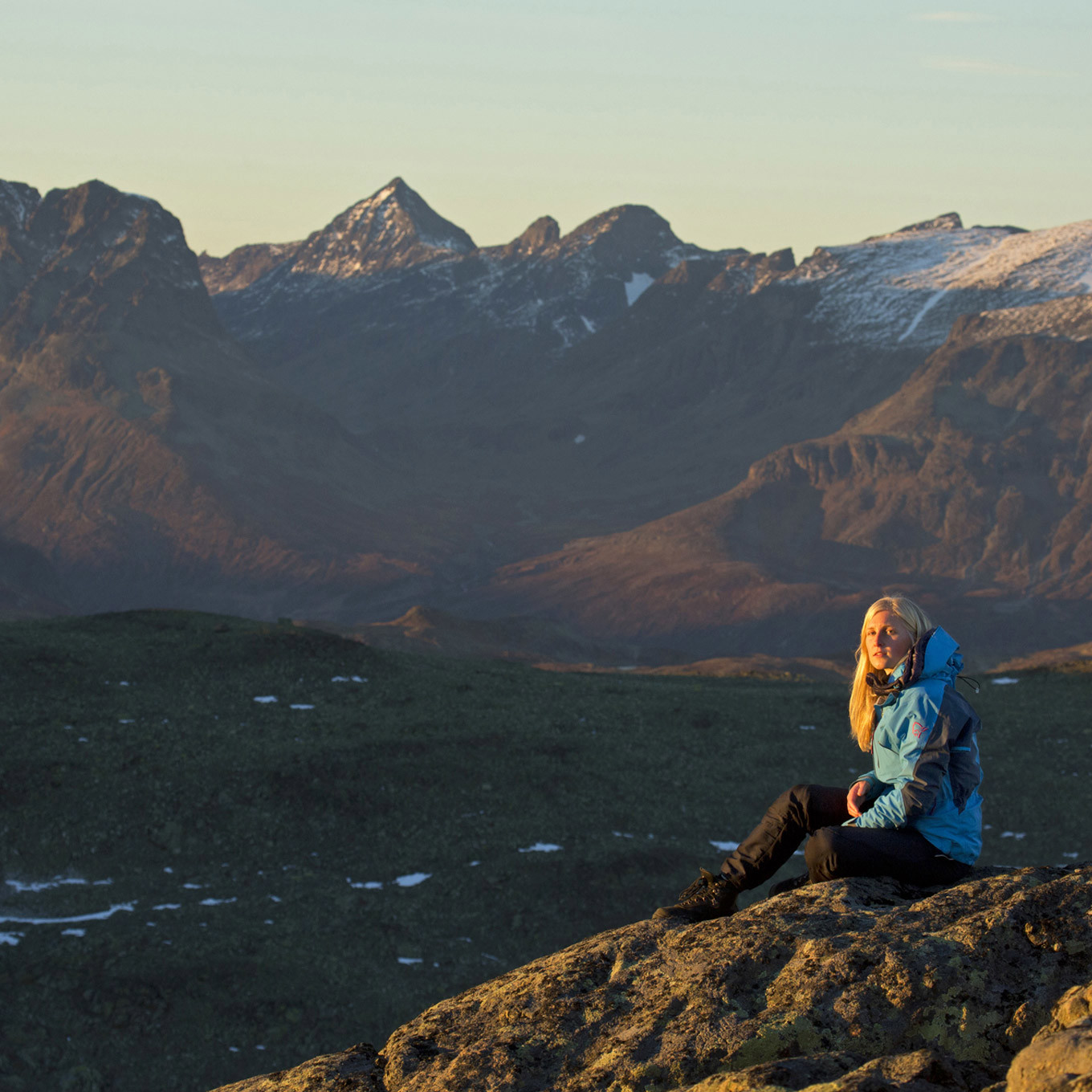 Sommerhotellet Fjelltur Topptur Mugnetinden Vang I Valdres